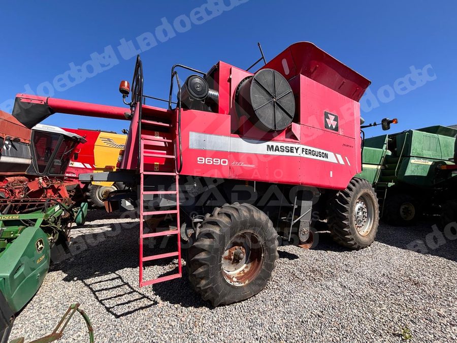 Máquina agrícola 2013 em leilão em Lavras do Sul/RS - Lote 1