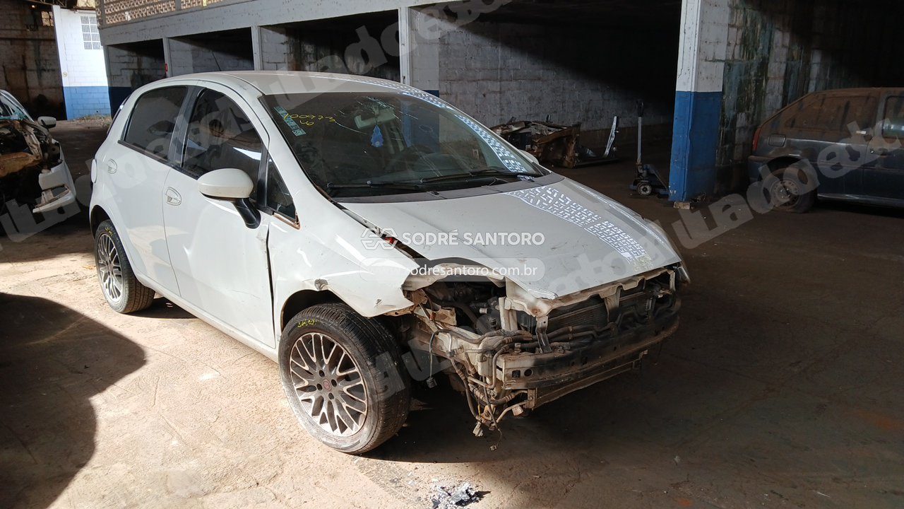 Fiat Punto Essence 1.6 2014 em leilao em Ribeirão Preto/SP