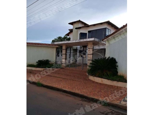 Casa de 390 m2 em leilão em Pires do Rio/GO