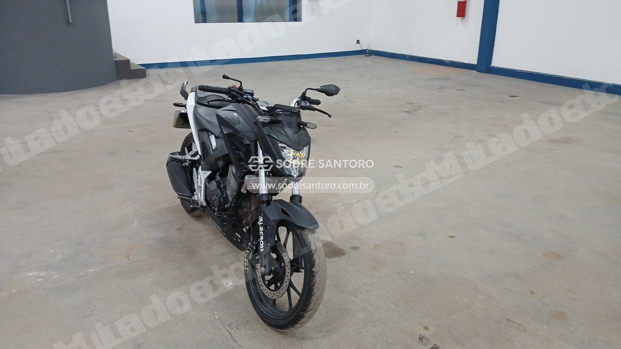 Honda em leilao em São José dos Pinhais/PR
