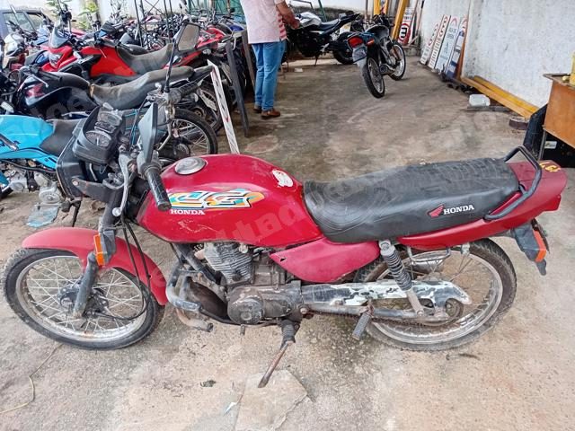 Honda em leilao em Brasil