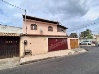 Casa de 92 m2 em leilão em Macaé/RJ
