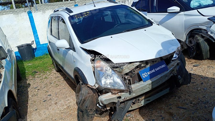 Nissan Livina Xgear 18Sl 2013 em leilão em São José dos Pinhais/PR