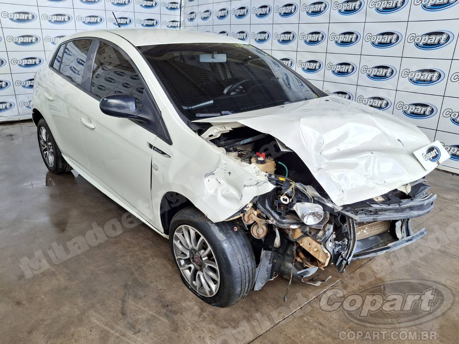 Lote em leilao em Candeias/BA
