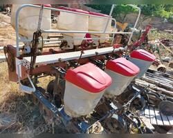 Máquina e equipamento em leilão em Peixe/MG