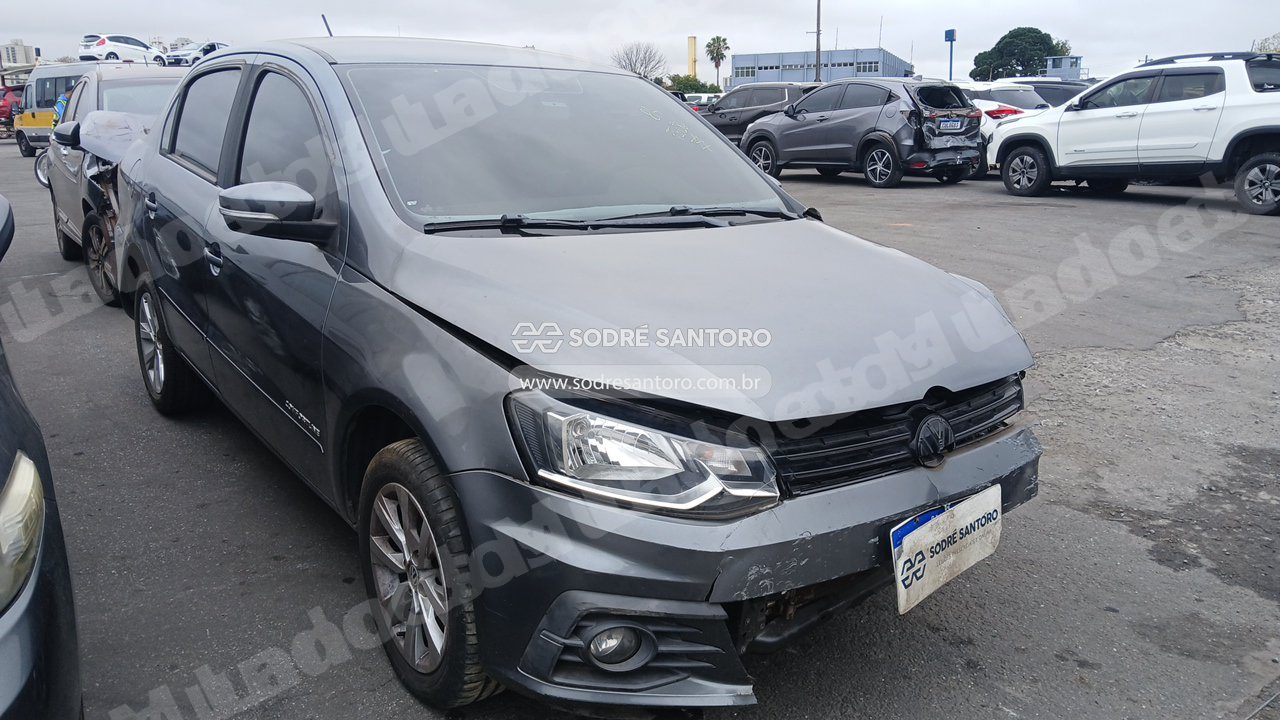 Volkswagen Voyage 2018 em leilao em Brasil