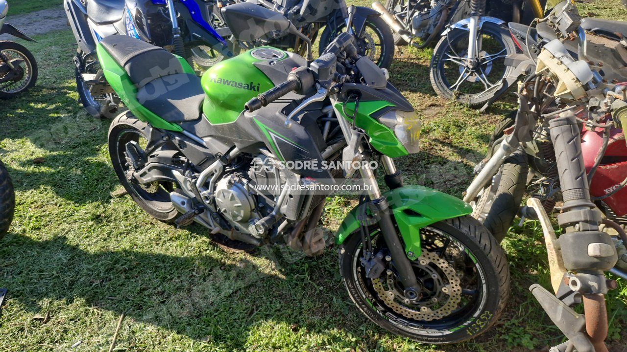 Kawasaki Z650 2018 em leilão em São José dos Pinhais/PR