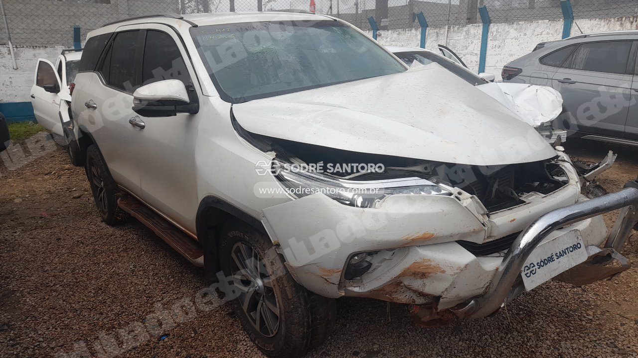 Toyota Hilux 2020 em leilão em São José dos Pinhais/PR