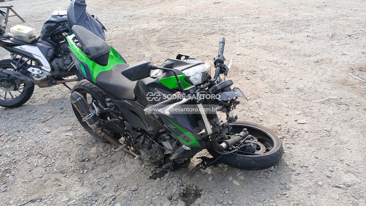 Kawasaki Z400 2021 em leilão em Guarulhos/SP