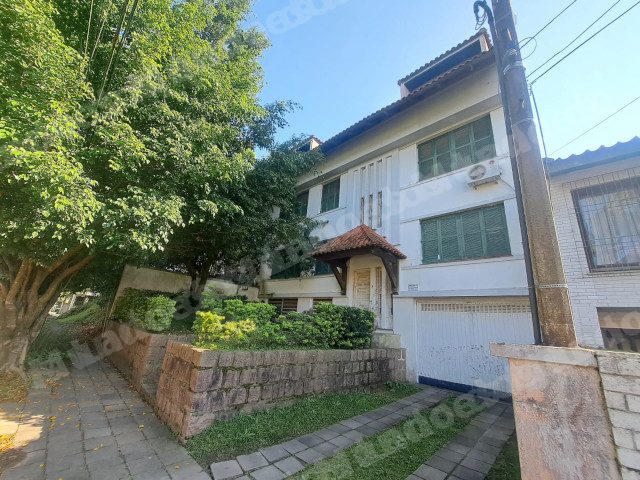 Casa de 456 m2 em leilao em Porto Alegre/RS