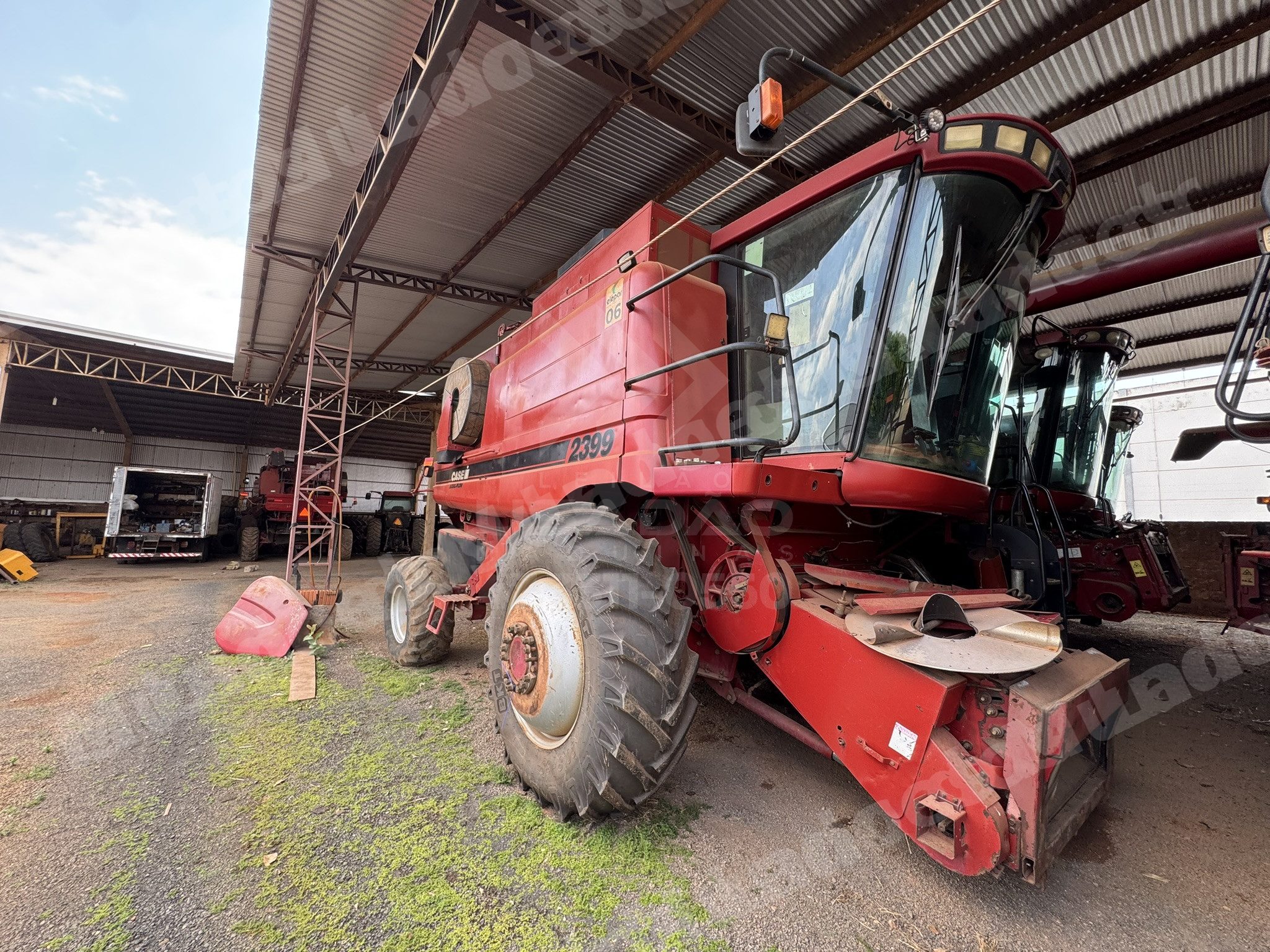 Máquina agrícola 2009 em leilão em Nova Mutum/MT - Lote 1