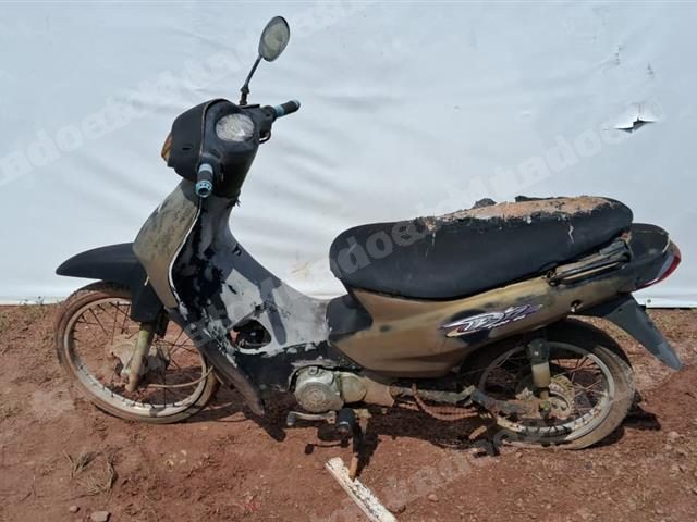 Veiculo 2004 em leilao em Brasil