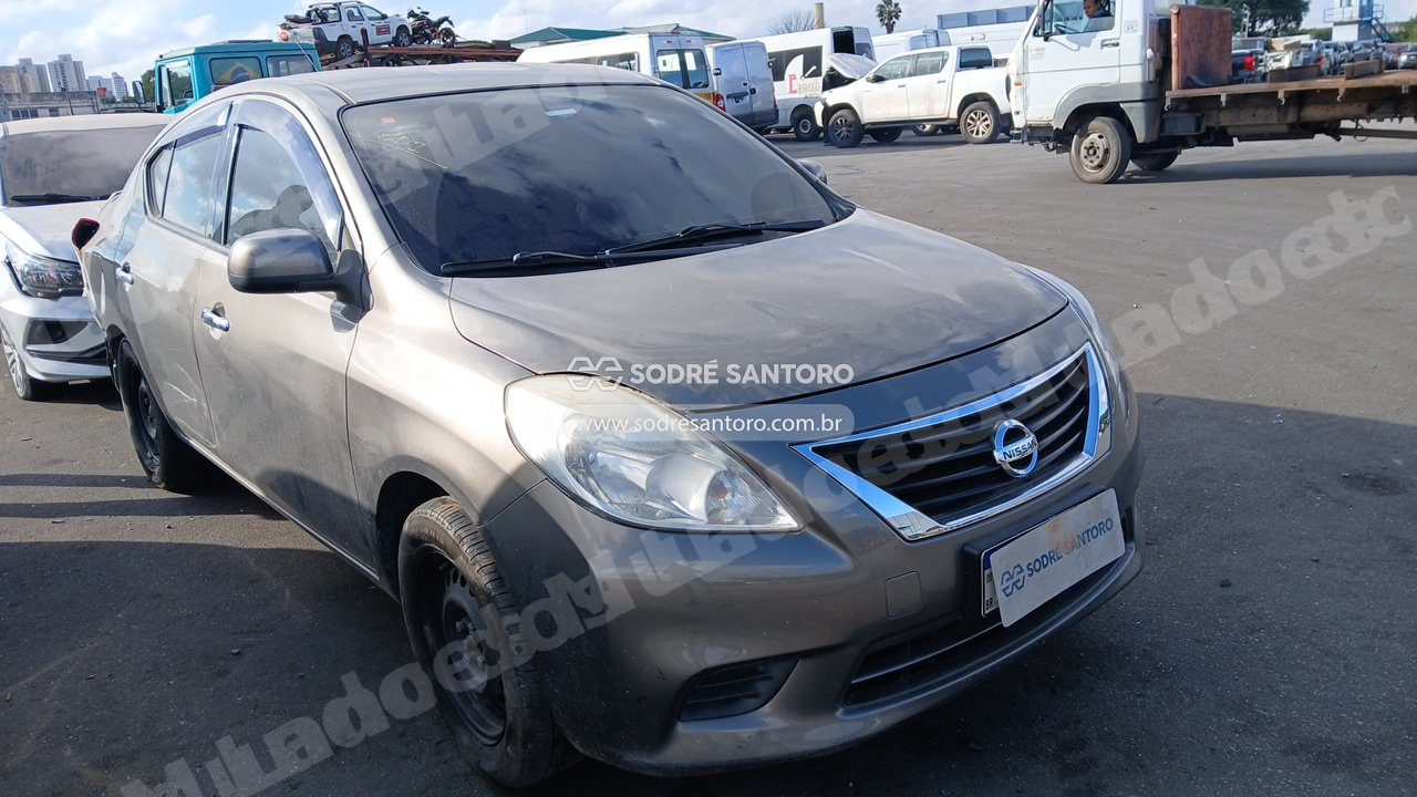 Nissan Versa  Flex 2014 em leilao em Brasil