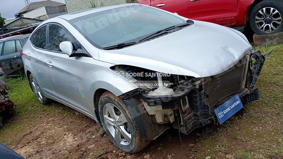 Hyundai Elantra 2013 em leilão em São José dos Pinhais/PR