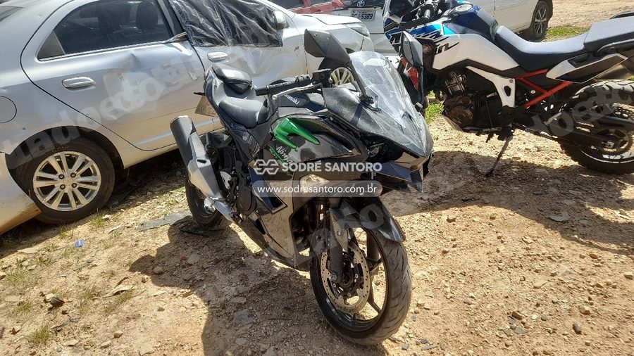 Kawasaki Ninja 500 2025 em leilão em São José dos Pinhais/PR