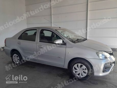 Toyota em leilao em Aparecida de Goiânia/GO