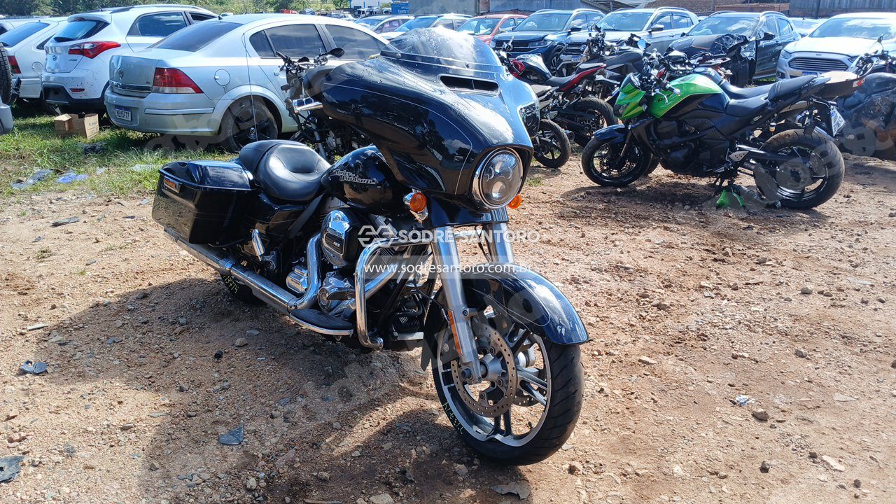 Harley-Davidson Flhx S 2016 em leilão em São José dos Pinhais/PR