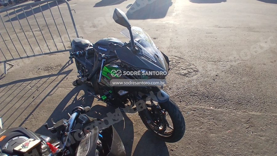 Kawasaki Ninja 500 2025 em leilão em Guarulhos/SP