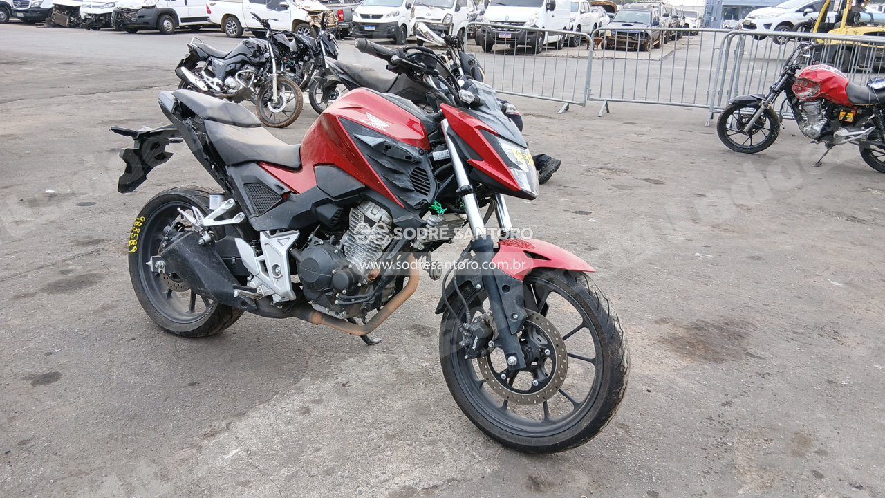 Honda Cb 300F Twister 2025 em leilão em Brasil