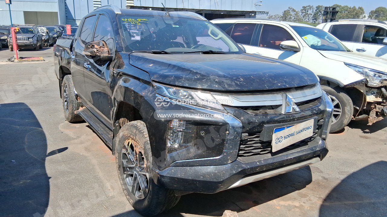 Mitsubishi Triton Sport Hpe S 2023 em leilão em Brasil