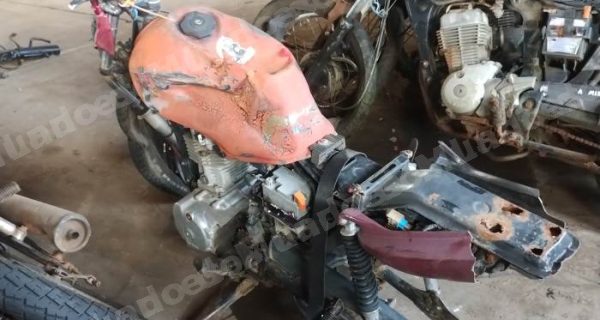 Motocicleta em leilão em União da Vitória/PR