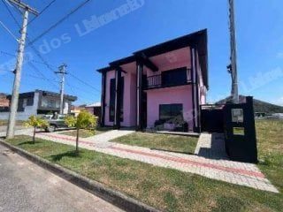 Casa de 489 m2 em leilão em Maricá/RJ