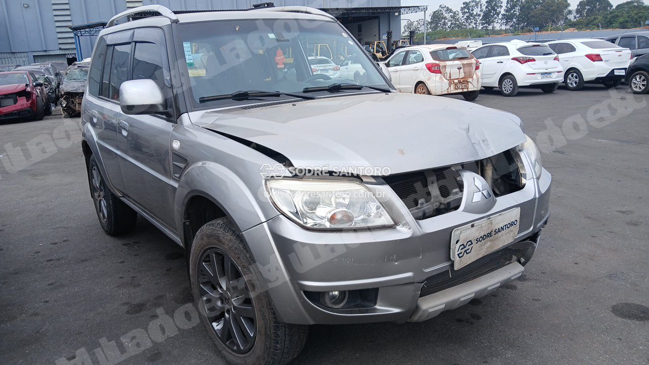 Mitsubishi Pajero Tr4 Fl 2Wd Hp 2013 em leilão em Brasil