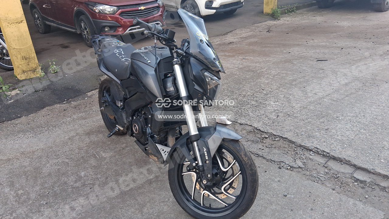 Bajaj Dominar D400 2025 em leilao em Brasil