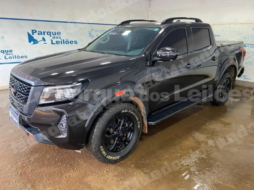 Nissan Frontier 2022 em leilão em Brasil
