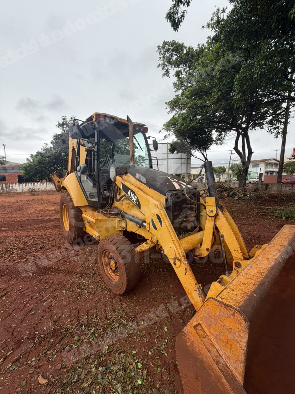 Máquina agrícola 2012 em leilão em Toledo/PR