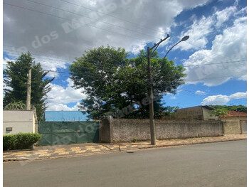 Terreno de 689 m2 em leilão em Descalvado/SP