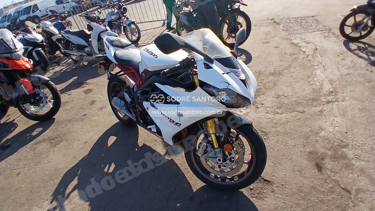 Triumph Daytona 675R 2014 em leilao em Brasil