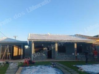 Casa de 114 m2 em leilão em Araruama/RJ