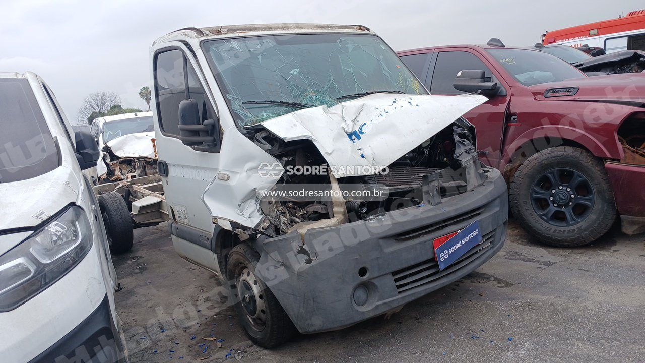 Renault Master Cc 2.5 Dci 2013 em leilao em Brasil