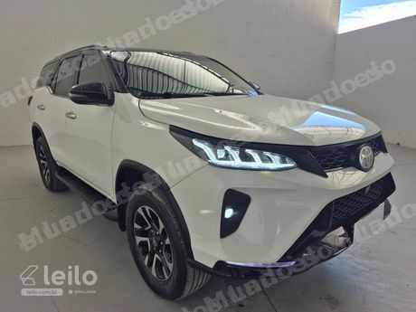 Toyota Hilux em leilao em Eusébio/CE