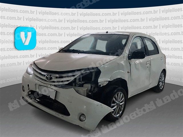 Toyota 2013 em leilao em Brasil