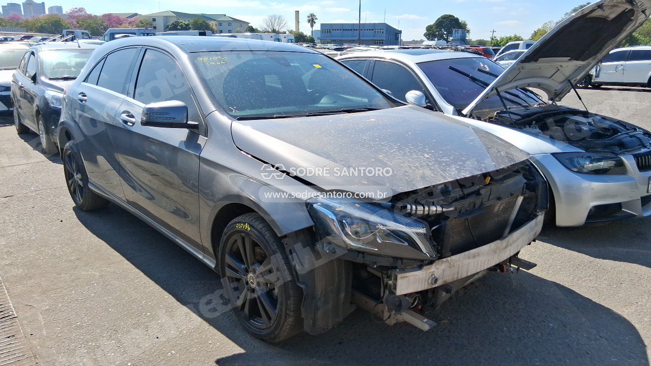 Mercedes em leilao em Brasil