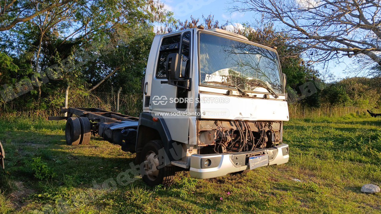 Ford Cargo 816 S 2016 em leilao em Monte Mor/SP