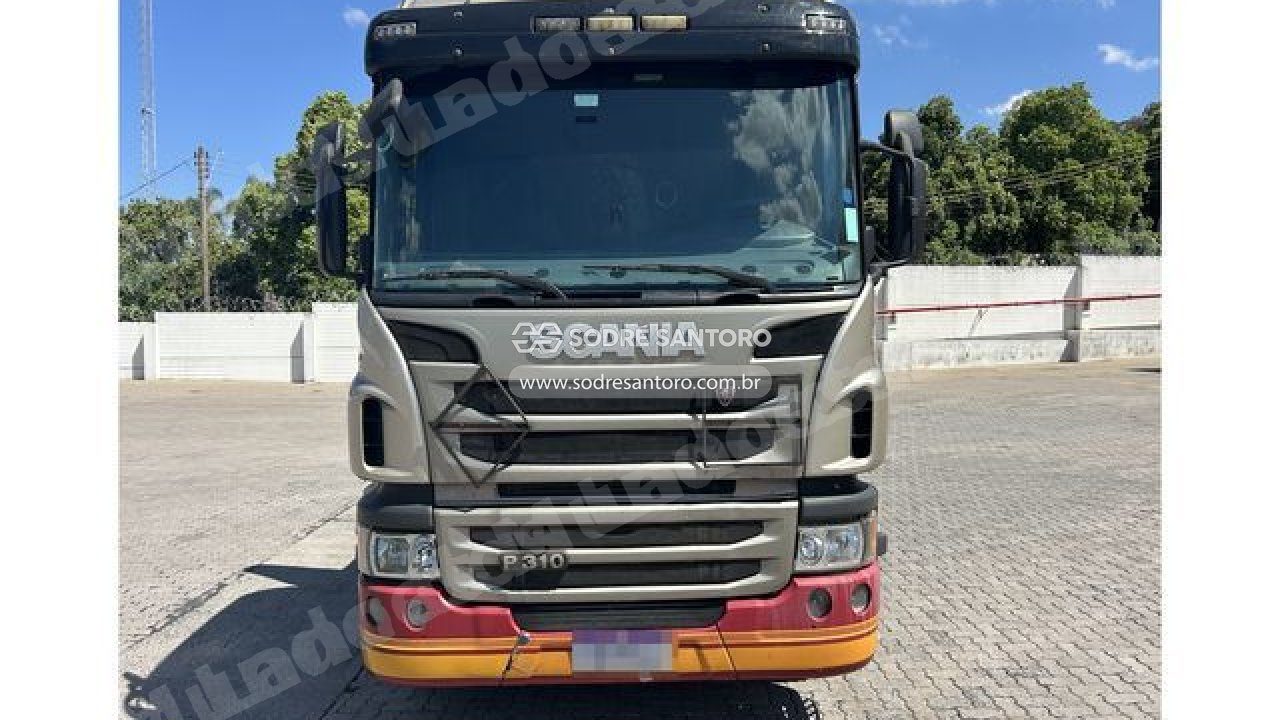 Scania P 310 B8X2 2013 em leilão em Batatais/SP