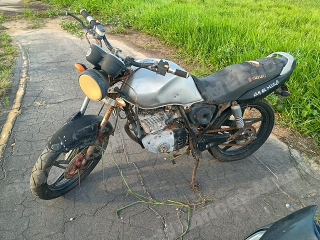 Suzuki 2006 em leilao em Brasil