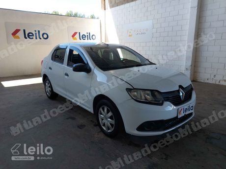 Renault Logan em leilão em São Carlos/SP