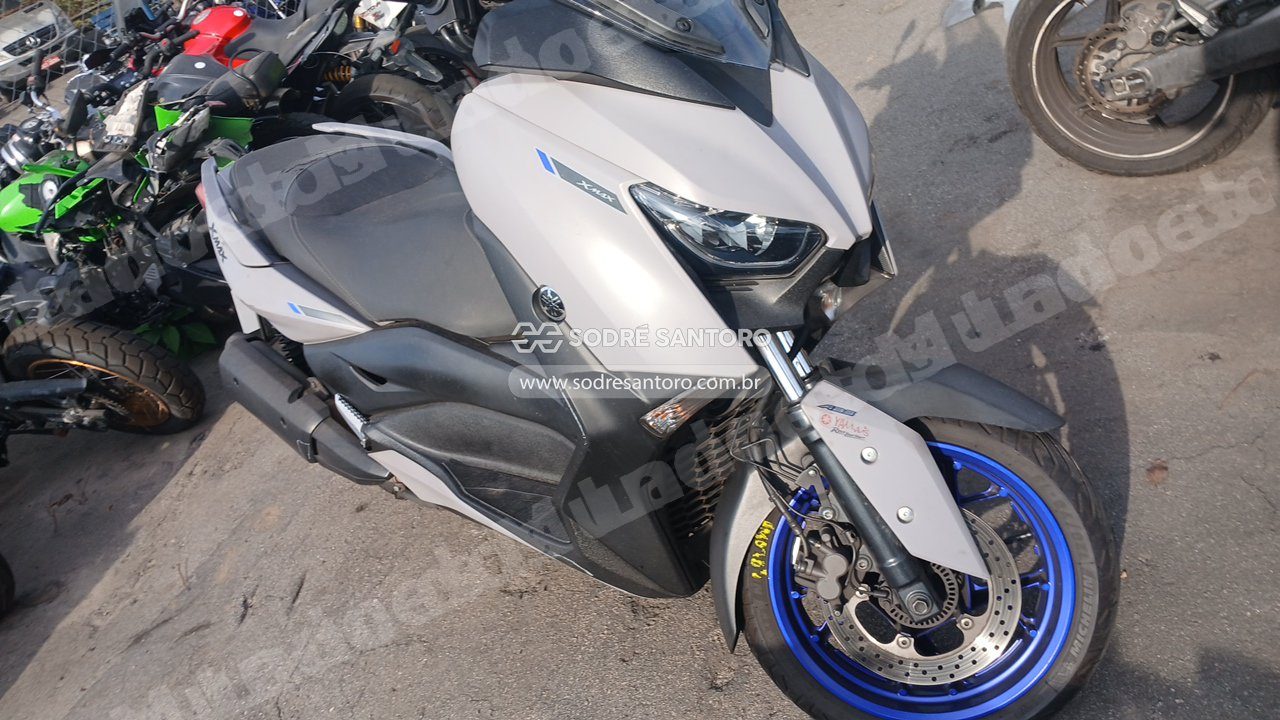 Yamaha Xmax 2022 em leilao em Brasil
