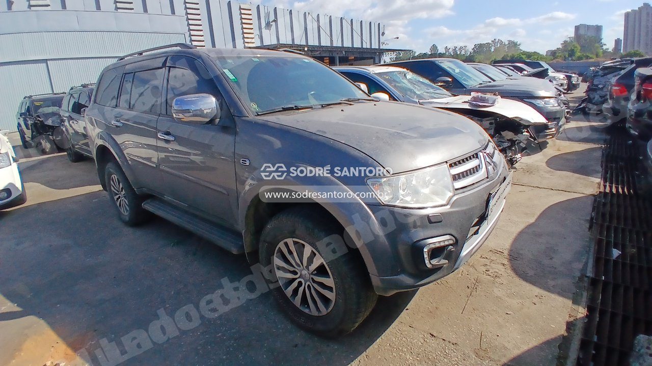 Mitsubishi Pajero Dakar Hpe 2015 em leilao em Brasil