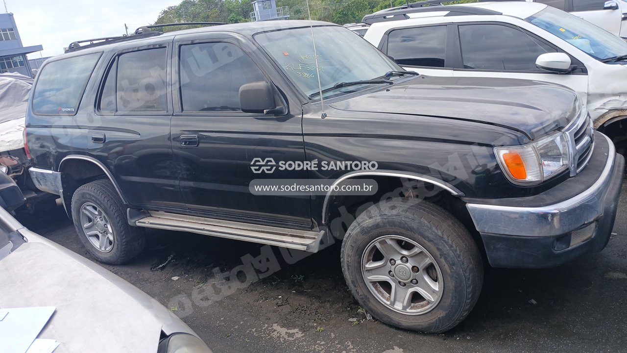 Toyota Hilux Sw4 1999 em leilão em Brasil