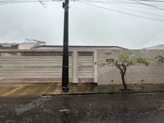 Casa de 198 m2 em leilao em Marília/SP