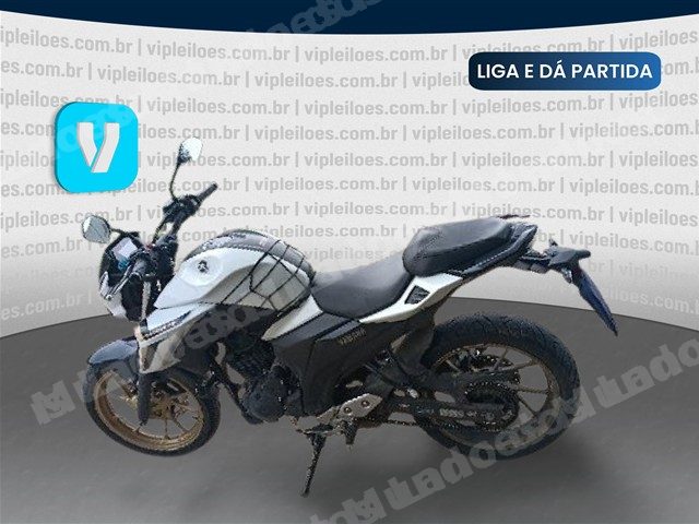 Yamaha 2025 em leilão em Colombo/PR