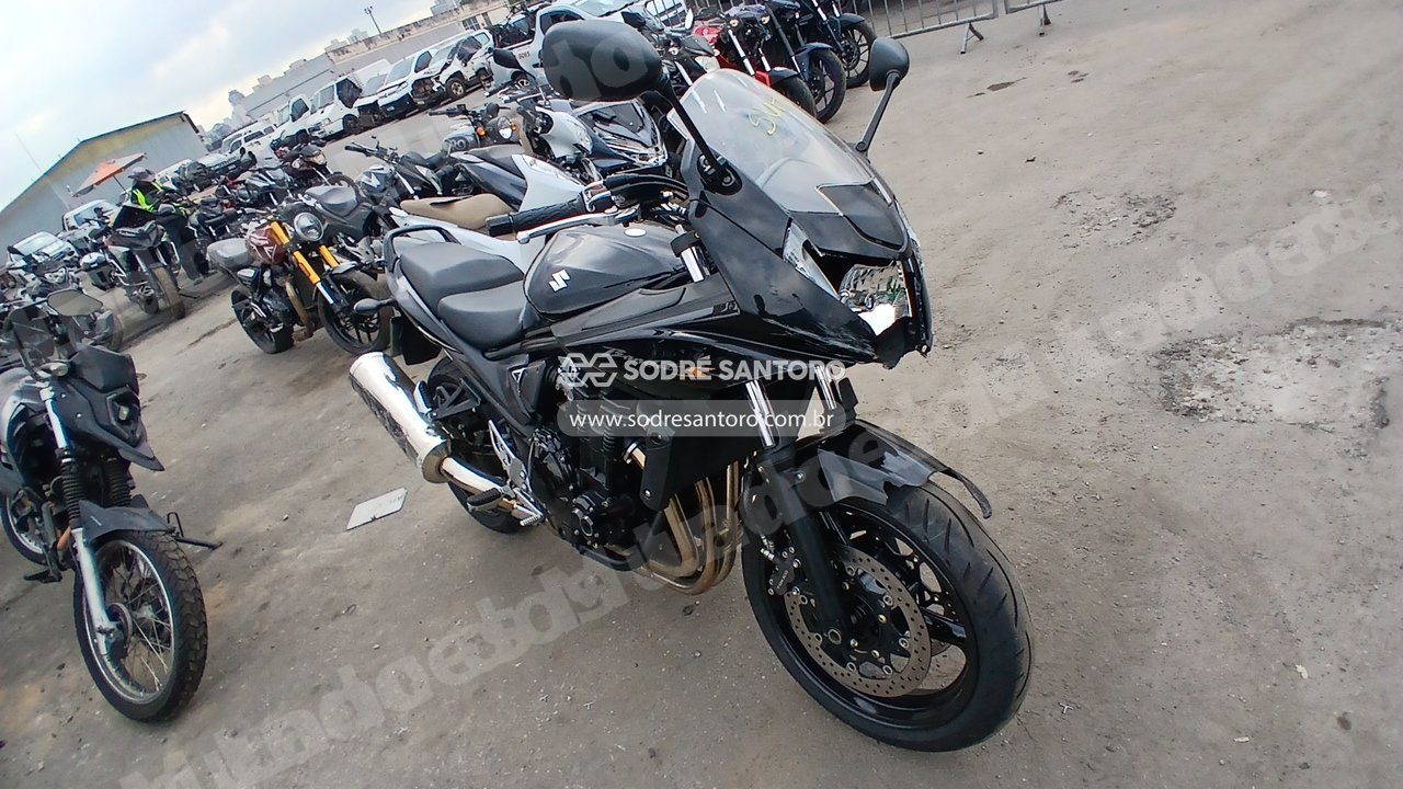 Suzuki em leilao em Brasil