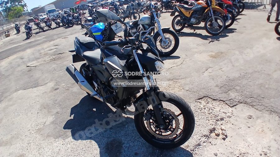 Kawasaki Z400 2021 em leilão em Guarulhos/SP