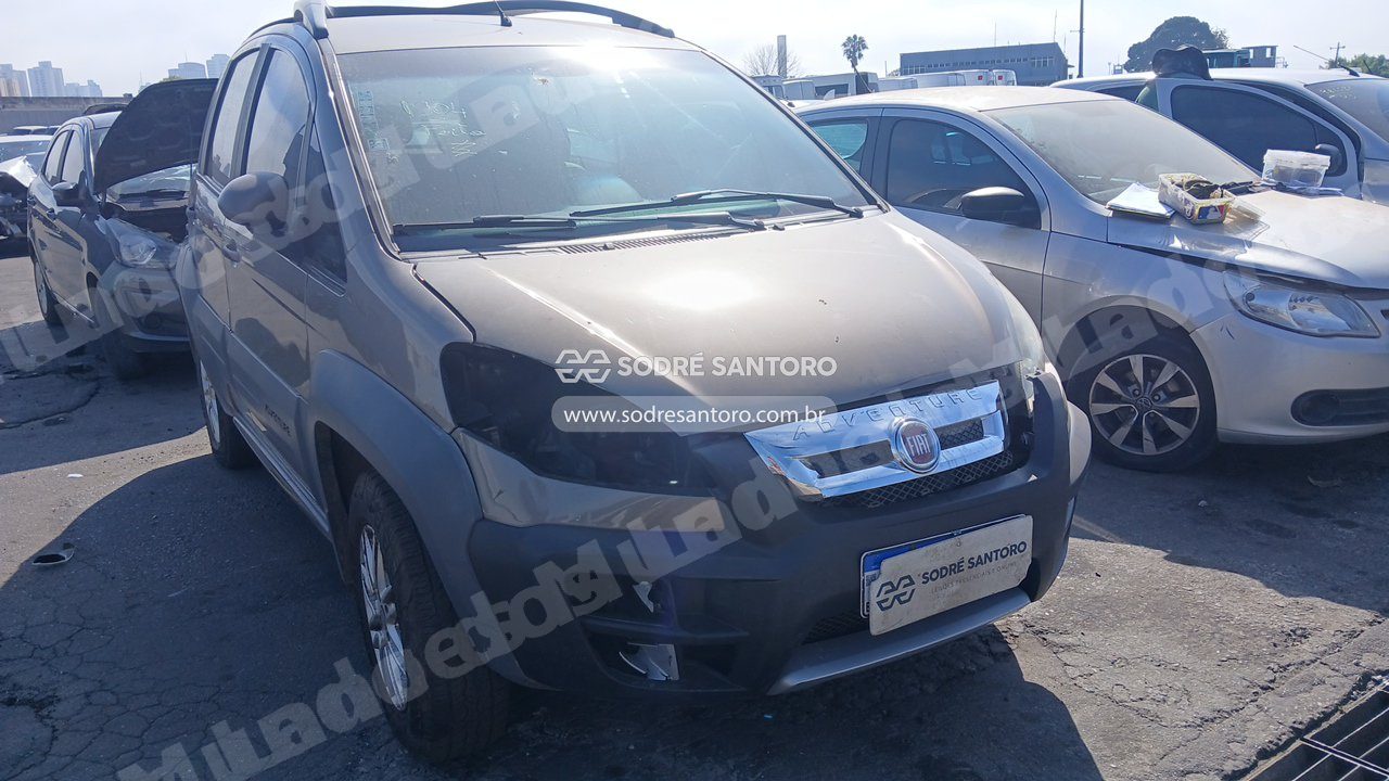 Fiat Idea Adventure 1.8 2014 em leilao em Brasil