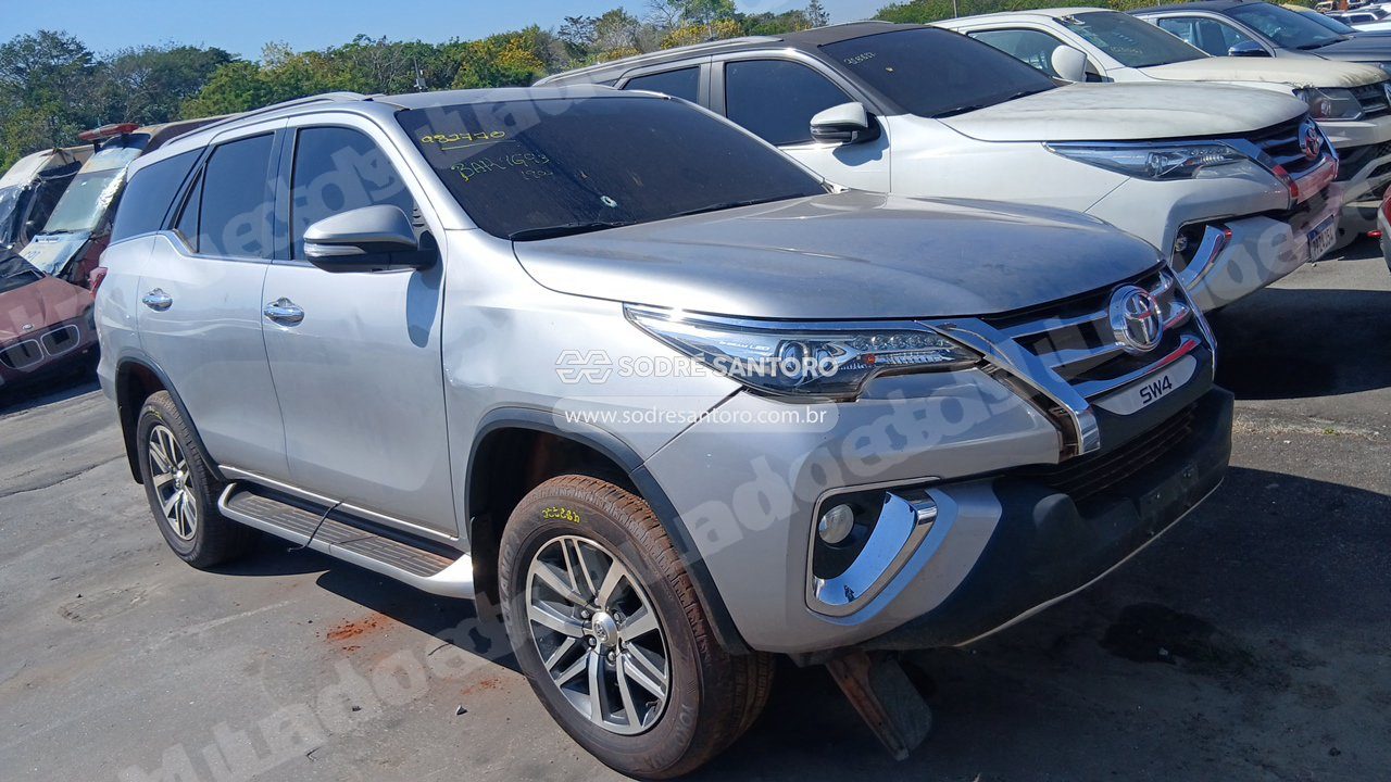 Toyota Hilux 2017 em leilão em Brasil